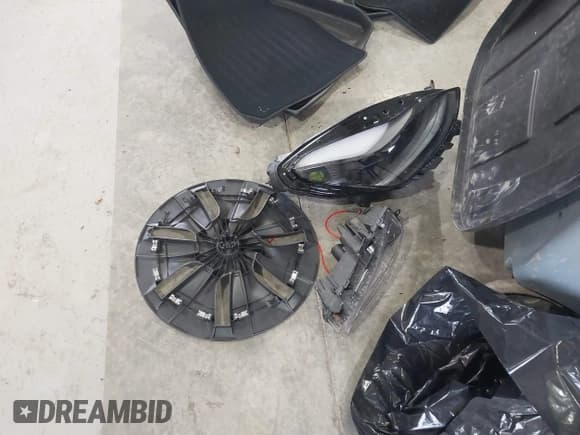 ✅ 2023 Tesla Model Y Long Range • VIN: 7SAYGAEEXPF789037 • Lot: 41551605. Listed on IAAI with 8,630 mi. Free auction sales archive from the USA and detailed vehicle history report at DreamBid. Image 11.