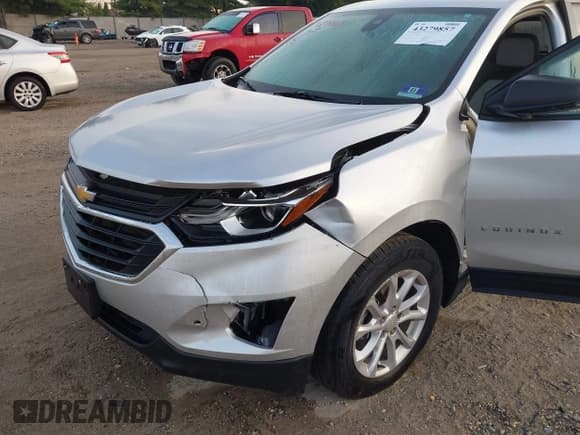 ✅ 2020 Chevrolet Equinox LS • VIN: 3GNAXHEV5LS554190 • Lot: 43279857. Wystawiony na IAAI z przebiegiem 65 620 mil. Bezpłatny archiwum sprzedaży aukcyjnych z USA i szczegółowy raport historii pojazdu na DreamBid. Zdjęcie 6.