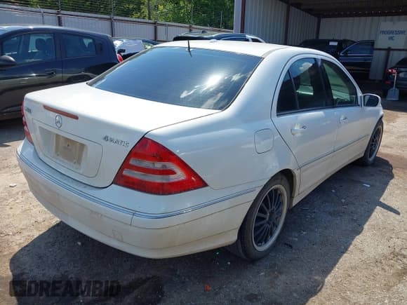 ✅ 2006 Mercedes-Benz C 280 Luxury • VIN: WDBRF92H26F828794 • Лот: 42980248. Опубликован ранее на IAAI с пробегом 157 305 миль. Бесплатный доступ к архиву аукционных продаж из США и подробный отчёт об истории автомобиля на DreamBid. Изображение 4.