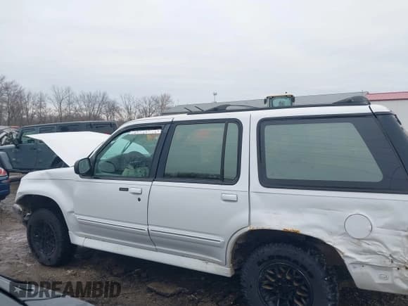 ✅ 1997 Ford Explorer XL • VIN: 1FMDU34E3VUB50631 • Лот: 41549892. Опубликован ранее на IAAI с пробегом 273 839 миль. Бесплатный доступ к архиву аукционных продаж из США и подробный отчёт об истории автомобиля на DreamBid. Изображение 14.