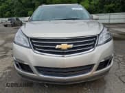 ✅ 2015 Chevrolet Traverse LT • VIN: 1GNKRHKD3FJ235953 • Lot: 57267914. Wystawiony na Copart z przebiegiem 110 417 mil. Bezpłatny archiwum sprzedaży aukcyjnych z USA i szczegółowy raport historii pojazdu na DreamBid. Zdjęcie 5.