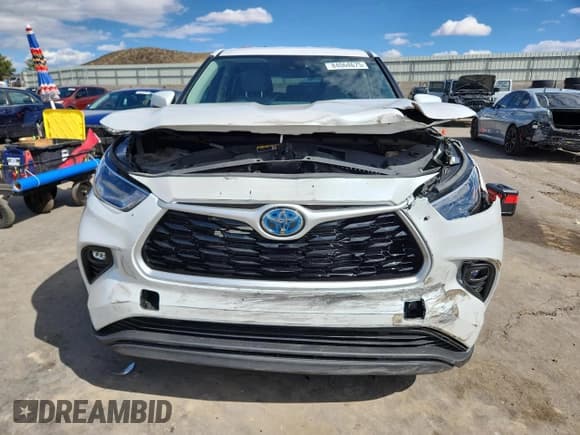✅ 2023 Toyota Highlander Hybrid LE • VIN: 5TDZARAH2PS022120 • Lot: 84064675. Wystawiony na Copart z przebiegiem 21 423 mil. Bezpłatny archiwum sprzedaży aukcyjnych z USA i szczegółowy raport historii pojazdu na DreamBid. Zdjęcie 5.
