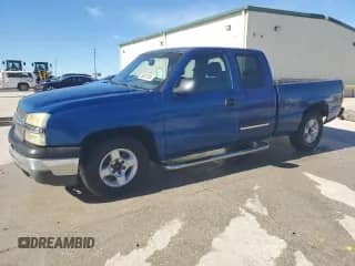 2003 Chevrolet Silverado 1500 Work Truck z VIN 2GCEC19X931240921, wystawiony jako Copart lot #86521384 z przebiegiem 256 884 mil mil oraz Czysty tytuł • Clean title. Historia ofert i sprzedaży dostępna na DreamBid. Obrazek 1.