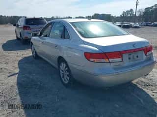 2008 Hyundai Azera Limited z VIN KMHFC46F68A256391, wystawiony jako IAAI lot #41669788 z przebiegiem 203 636 mil mil oraz . Historia ofert i sprzedaży dostępna na DreamBid. Obrazek 3.