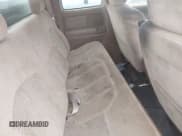 ✅ 2000 Chevrolet Silverado 2500 LS • VIN: 1GCGK29UXYE135561 • Lot: 42318334. Wystawiony na IAAI z przebiegiem 286 967 mil. Bezpłatny archiwum sprzedaży aukcyjnych z USA i szczegółowy raport historii pojazdu na DreamBid. Zdjęcie 8.