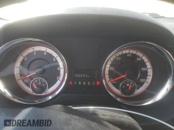 ✅ 2019 Dodge Grand Caravan SE • VIN: 2C4RDGBG7KR745092 • Lot: 60847335. Wystawiony na Copart z przebiegiem 106 693 mil. Bezpłatny archiwum sprzedaży aukcyjnych z USA i szczegółowy raport historii pojazdu na DreamBid. Zdjęcie 9.