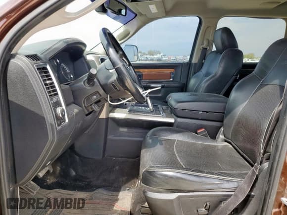 ✅ 2013 Ram 1500 Laramie • VIN: 1C6RR6NT4DS585301 • Lot: 84642245. Wystawiony na Copart z przebiegiem 182 103 mil. Bezpłatny archiwum sprzedaży aukcyjnych z USA i szczegółowy raport historii pojazdu na DreamBid. Zdjęcie 7.