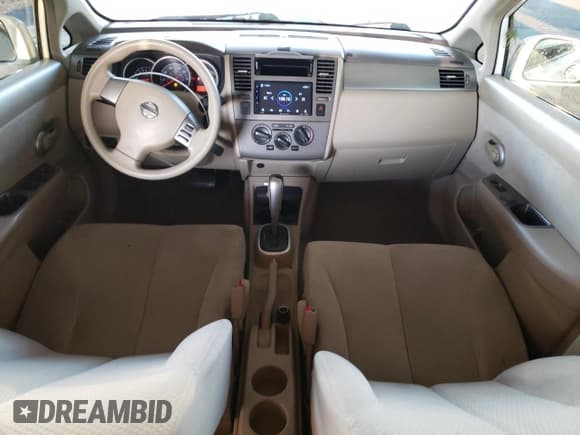 ✅ 2011 Nissan Versa S • VIN: 3N1BC1CP0BL405475 • Lot: 93047175. Wystawiony na Copart z przebiegiem 117 959 mil. Bezpłatny archiwum sprzedaży aukcyjnych z USA i szczegółowy raport historii pojazdu na DreamBid. Zdjęcie 8.