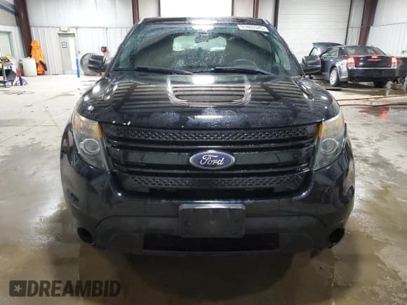 ✅ 2015 Ford Police Interceptor Utility • VIN: 1FM5K8AR9FGB98794 • Lot: 91803345. Wystawiony na Copart z przebiegiem 171 965 mil. Bezpłatny archiwum sprzedaży aukcyjnych z USA i szczegółowy raport historii pojazdu na DreamBid. Zdjęcie 5.