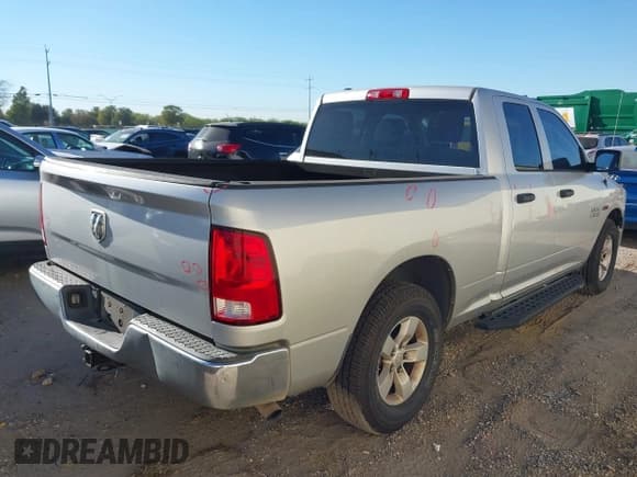 ✅ 2015 Ram 1500 Tradesman • VIN: 1C6RR6FM8FS541523 • Lot: 43577782. Wystawiony na IAAI z przebiegiem 135 778 mil. Bezpłatny archiwum sprzedaży aukcyjnych z USA i szczegółowy raport historii pojazdu na DreamBid. Zdjęcie 4.