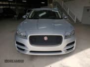 ✅ 2019 Jaguar F-Pace 25t • VIN: SADCS2FX2KA391600 • Lot: 50800915. Wystawiony na Copart z przebiegiem 110 065 mil. Bezpłatny archiwum sprzedaży aukcyjnych z USA i szczegółowy raport historii pojazdu na DreamBid. Zdjęcie 5.