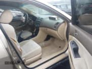 ✅ 2003 Honda Accord LX • VIN: 1HGCM66313A037385 • Lot: 42942358. Listed on IAAI with 385,096 mi. Free auction sales archive from the USA and detailed vehicle history report at DreamBid. Image 5.