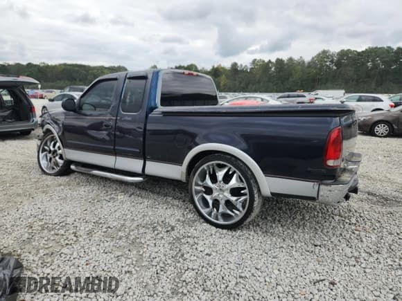 ✅ 1999 Ford F-150 XL • VIN: 1FTRX17L9XNA54239 • Lot: 84377655. Wystawiony na Copart z przebiegiem 386 676 mil. Bezpłatny archiwum sprzedaży aukcyjnych z USA i szczegółowy raport historii pojazdu na DreamBid. Zdjęcie 2.