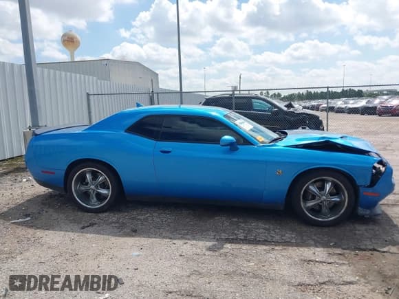✅ 2015 Dodge Challenger R/T Scat Pack Shaker • VIN: 2C3CDZFJ7FH833230 • Lot: 42818654. Listed on IAAI with 55,197 mi. Free auction sales archive from the USA and detailed vehicle history report at DreamBid. Image 13.