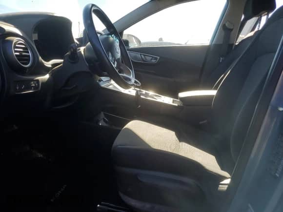 2019 Hyundai Kona SEL z VIN KM8K23AG1KU031300, wystawiony jako Copart lot #76628914 z przebiegiem 86 902 mil mil oraz Szkoda całkowita • Salvage title. Historia ofert i sprzedaży dostępna na DreamBid. Obrazek 7.