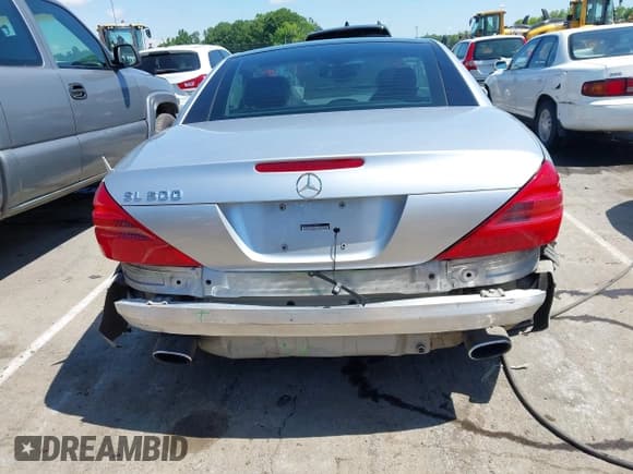 ✅ 2005 Mercedes-Benz SL 500 • VIN: WDBSK75F55F098924 • Lot: 42215237. Wystawiony na IAAI z przebiegiem 211 102 mil. Bezpłatny archiwum sprzedaży aukcyjnych z USA i szczegółowy raport historii pojazdu na DreamBid. Zdjęcie 16.