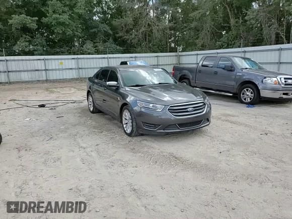 ✅ 2018 Ford Taurus Limited • VIN: 1FAHP2F88JG103270 • Lot: 85266195. Wystawiony na Copart z przebiegiem 116 727 mil. Bezpłatny archiwum sprzedaży aukcyjnych z USA i szczegółowy raport historii pojazdu na DreamBid. Zdjęcie 13.