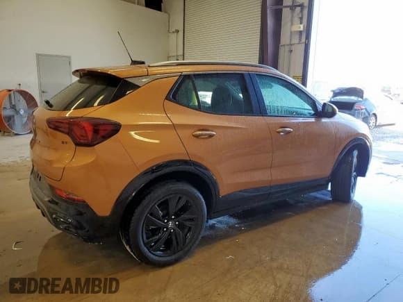 ✅ 2024 Buick Encore GX Sport Touring • VIN: KL4AMDSL9RB133925 • Lot: 90721395. Wystawiony na Copart z przebiegiem 25 632 mil. Bezpłatny archiwum sprzedaży aukcyjnych z USA i szczegółowy raport historii pojazdu na DreamBid. Zdjęcie 3.