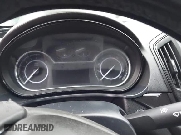 ✅ 2015 Buick Regal Premium I • VIN: 2G4GN5EXXF9118697 • Lot: 43723779. Wystawiony na IAAI z przebiegiem Nie podano. Bezpłatny archiwum sprzedaży aukcyjnych z USA i szczegółowy raport historii pojazdu na DreamBid. Zdjęcie 7.