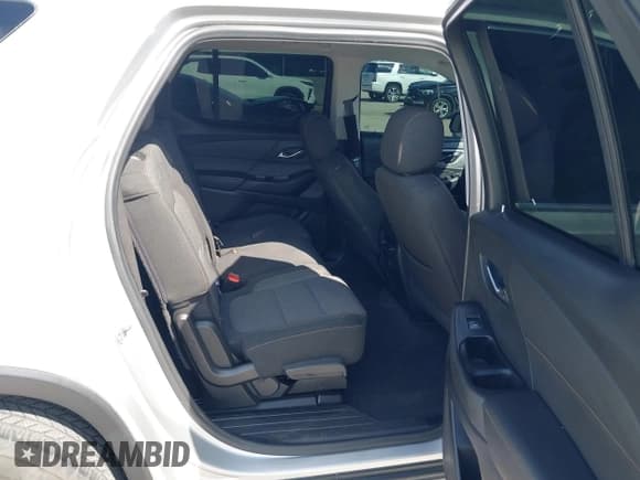 ✅ 2020 Chevrolet Traverse LS • VIN: 1GNERFKW1LJ250465 • Lot: 43244251. Listed on IAAI with 124,464 mi. Free auction sales archive from the USA and detailed vehicle history report at DreamBid. Image 8.