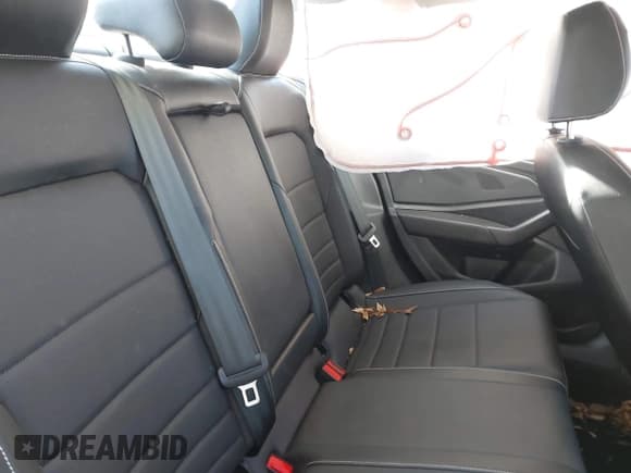 ✅ 2024 Volkswagen Jetta SE • VIN: 3VWEM7BU2RM049744 • Lot: 43810031. Wystawiony na IAAI z przebiegiem 29 107 mil. Bezpłatny archiwum sprzedaży aukcyjnych z USA i szczegółowy raport historii pojazdu na DreamBid. Zdjęcie 8.