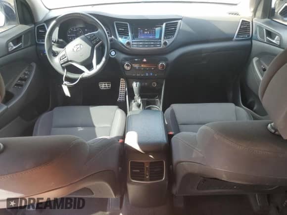 2017 Hyundai Tucson Sport z VIN KM8J33A24HU557040, wystawiony jako Copart lot #85887885 z przebiegiem 113 488 mil mil oraz Szkoda całkowita • Salvage title. Historia ofert i sprzedaży dostępna na DreamBid. Obrazek 8.