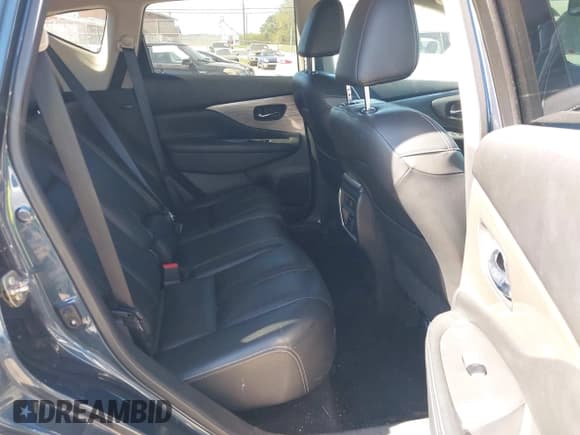 ✅ 2016 Nissan Murano Platinum • VIN: 5N1AZ2MHXGN144895 • Lot: 43415310. Wystawiony na IAAI z przebiegiem 105 107 mil. Bezpłatny archiwum sprzedaży aukcyjnych z USA i szczegółowy raport historii pojazdu na DreamBid. Zdjęcie 8.