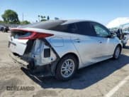 ✅ 2020 Toyota Prius XLE • VIN: JTDKARFP8L3150164 • Lot: 71283345. Listed on Copart with 121,800 mi. Free auction sales archive from the USA and detailed vehicle history report at DreamBid. Image 3.