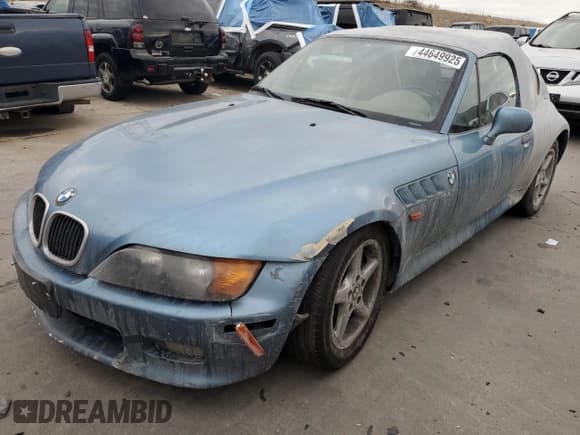 ✅ 1999 BMW Z3 2.8 • VIN: 4USCH3339XLF70114 • Лот: 44649925. Опубликован ранее на Copart с пробегом 90 410 миль. Бесплатный доступ к архиву аукционных продаж из США и подробный отчёт об истории автомобиля на DreamBid. Изображение 1.