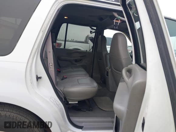 ✅ 1999 Ford Expedition XLT • VIN: 1FMRU1762XLC39498 • Lot: 41870424. Listed on IAAI with 281,478 mi. Free auction sales archive from the USA and detailed vehicle history report at DreamBid. Image 8.