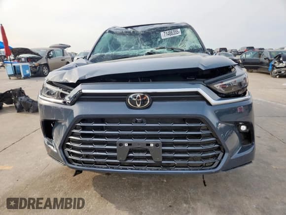 ✅ 2025 Toyota Highlander XLE • VIN: 5TDAAAB56SS097740 • Lot: 71486355. Wystawiony na Copart z przebiegiem 9 040 mil. Bezpłatny archiwum sprzedaży aukcyjnych z USA i szczegółowy raport historii pojazdu na DreamBid. Zdjęcie 5.