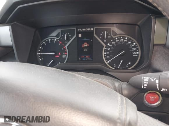 ✅ 2023 Toyota Tundra SR5 • VIN: 5TFLA5EC2PX019015 • Lot: 41449608. Wystawiony na IAAI z przebiegiem 21 944 mil. Bezpłatny archiwum sprzedaży aukcyjnych z USA i szczegółowy raport historii pojazdu na DreamBid. Zdjęcie 7.