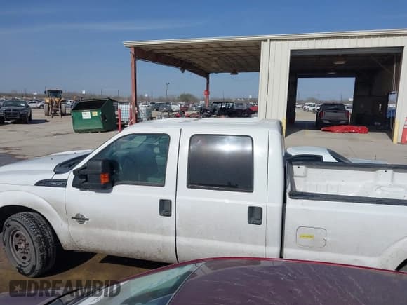 ✅ 2015 Ford F-350 XL • VIN: 1FT7W3AT0FEB56493 • Lot: 41629744. Listed on IAAI with 261,988 mi. Free auction sales archive from the USA and detailed vehicle history report at DreamBid. Image 14.