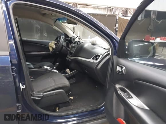 ✅ 2020 Dodge Journey SE Value • VIN: 3C4PDCAB0LT276125 • Лот: 43508685. Опубликован ранее на IAAI с пробегом 165 857 миль. Бесплатный доступ к архиву аукционных продаж из США и подробный отчёт об истории автомобиля на DreamBid. Изображение 5.