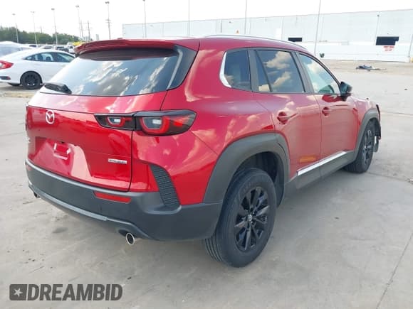 ✅ 2024 Mazda CX-50 S Preferred • VIN: 7MMVABBM2RN207262 • Lot: 43176843. Wystawiony na IAAI z przebiegiem 14 908 mil. Bezpłatny archiwum sprzedaży aukcyjnych z USA i szczegółowy raport historii pojazdu na DreamBid. Zdjęcie 4.