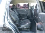 ✅ 2020 GMC Acadia SLT • VIN: 1GKKNULS0LZ183709 • Lot: 42816550. Wystawiony na IAAI z przebiegiem 112 546 mil. Bezpłatny archiwum sprzedaży aukcyjnych z USA i szczegółowy raport historii pojazdu na DreamBid. Zdjęcie 8.