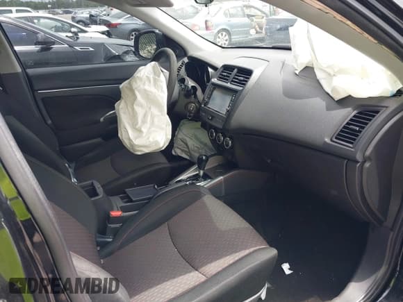 ✅ 2019 Mitsubishi Outlander ES • VIN: JA4AP3AU8KU004080 • Lot: 42920992. Listed on IAAI with 84,889 mi. Free auction sales archive from the USA and detailed vehicle history report at DreamBid. Image 5.