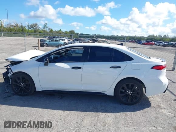 ✅ 2021 Toyota Corolla SE • VIN: 5YFS4MCE2MP075337 • Lot: 40846464. Wystawiony na IAAI z przebiegiem 49 404 mil. Bezpłatny archiwum sprzedaży aukcyjnych z USA i szczegółowy raport historii pojazdu na DreamBid. Zdjęcie 15.