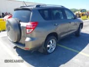 ✅ 2010 Toyota RAV4 • VIN: 2T3ZK4DV9AW005077 • Лот: 41316570. Опубликован ранее на IAAI с пробегом 229 068 миль. Бесплатный доступ к архиву аукционных продаж из США и подробный отчёт об истории автомобиля на DreamBid. Изображение 4.