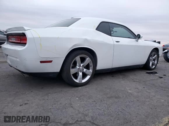 ✅ 2014 Dodge Challenger SXT • VIN: 2C3CDYAG7EH234140 • Lot: 83423914. Wystawiony na Copart z przebiegiem 86 237 mil. Bezpłatny archiwum sprzedaży aukcyjnych z USA i szczegółowy raport historii pojazdu na DreamBid. Zdjęcie 3.
