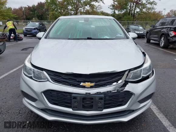 2018 Chevrolet Cruze LS с VIN 1G1BC5SM3J7125850, выставлен на аукционе IAAI как лот 43408913 с пробегом 135 200 миль миль и . История ставок и продаж доступна на DreamBid. Изображение 12.