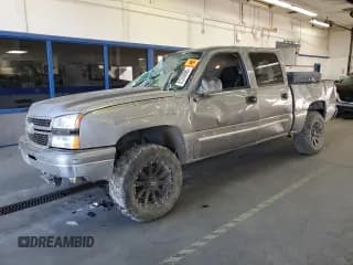 ✅ 2006 Chevrolet Silverado 1500 LS • VIN: 2GCEK13V561336902 • Лот: 81243995. Опубликован ранее на Copart с пробегом 254 140 миль. Бесплатный доступ к архиву аукционных продаж из США и подробный отчёт об истории автомобиля на DreamBid. Изображение 1.