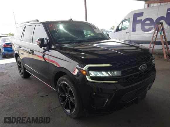 ✅ 2023 Ford Expedition Limited • VIN: 1FMJU2A88PEA28307 • Lot: 42976865. Wystawiony na IAAI z przebiegiem 44 970 mil. Bezpłatny archiwum sprzedaży aukcyjnych z USA i szczegółowy raport historii pojazdu na DreamBid. Zdjęcie 1.