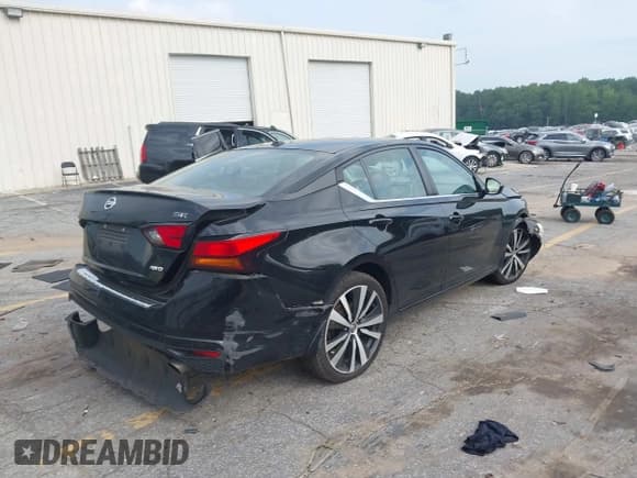 ✅ 2021 Nissan Altima SR • VIN: 1N4BL4CW8MN422569 • Lot: 42613418. Listed on IAAI with 72,076 mi. Free auction sales archive from the USA and detailed vehicle history report at DreamBid. Image 4.