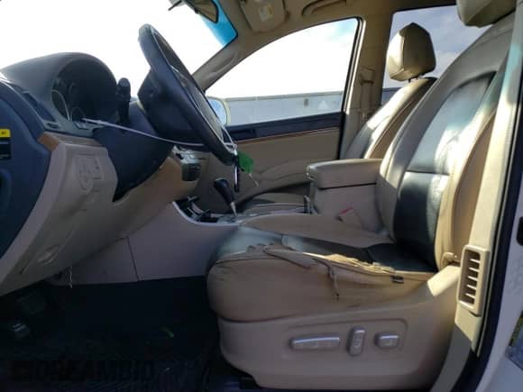 2012 Hyundai Veracruz Limited с VIN KM8NUDCC1CU205603, выставлен на аукционе Copart как лот 45385755 с пробегом 106 692 миль миль и Чистый • Clean title. История ставок и продаж доступна на DreamBid. Изображение 7.