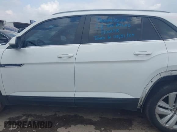 ✅ 2020 Volkswagen Atlas SE • VIN: 1V25C2CA5LC225660 • Лот: 42058150. Опубликован ранее на IAAI с пробегом 82 676 миль. Бесплатный доступ к архиву аукционных продаж из США и подробный отчёт об истории автомобиля на DreamBid. Изображение 15.