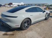 ✅ 2022 Porsche Taycan • VIN: WP0AA2Y11NSA15664 • Lot: 43020430. Wystawiony na IAAI z przebiegiem 69 197 mil. Bezpłatny archiwum sprzedaży aukcyjnych z USA i szczegółowy raport historii pojazdu na DreamBid. Zdjęcie 4.