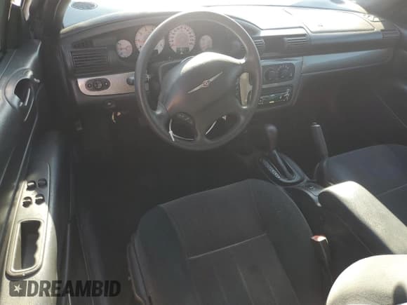 ✅ 2006 Chrysler Sebring GTC • VIN: 1C3EL75RX6N153658 • Lot: 49608635. Wystawiony na Copart z przebiegiem 100 304 mil. Bezpłatny archiwum sprzedaży aukcyjnych z USA i szczegółowy raport historii pojazdu na DreamBid. Zdjęcie 8.