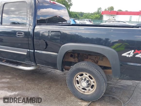 ✅ 2005 Chevrolet Silverado 2500HD LT3 • VIN: 1GCHK23G35F931582 • Лот: 42539862. Опубликован ранее на IAAI с пробегом 131 840 миль. Бесплатный доступ к архиву аукционных продаж из США и подробный отчёт об истории автомобиля на DreamBid. Изображение 17.