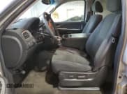 ✅ 2008 Chevrolet Suburban Commercial • VIN: 3GNGK26K28G309111 • Lot: 80510184. Wystawiony na Copart z przebiegiem 140 242 mil. Bezpłatny archiwum sprzedaży aukcyjnych z USA i szczegółowy raport historii pojazdu na DreamBid. Zdjęcie 7.